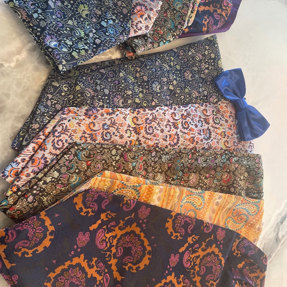 Bundle of SILK Ascots and Hankerchiefs….by SETSENSE